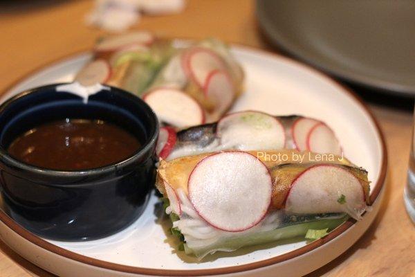 Gỏi cuốn chay ($10.95) - avocado, eggplant, fried tofu summer roll w peanut hoisin sauce