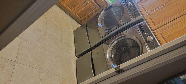 This is our full restored laundry room. This is how a real appliance tec leaves a home. OMG I'm so happy!! Stay away from A&R.