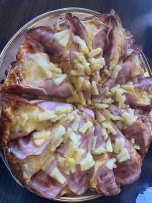 Hawaiian pizza so good