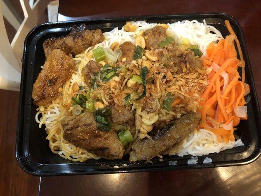 Vermicelli w grilled beef