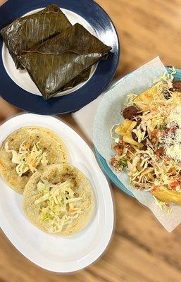 YUCA CON CHICHARRÓN TAMAL DE POLLO Y PUERCO PUPUSAS DE PUERCO