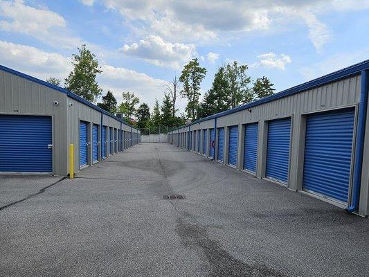 Exterior Units - Storage Express at 614 Mt Tabor Rd, New Albany, IN 47150