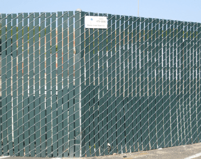 We install custom chain link fences in Orange County.