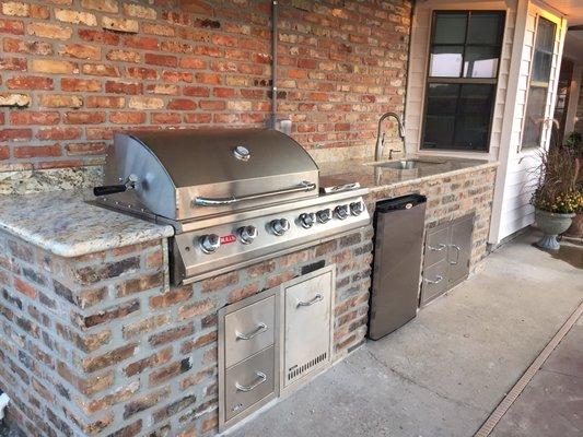 Outdoor Kitchen