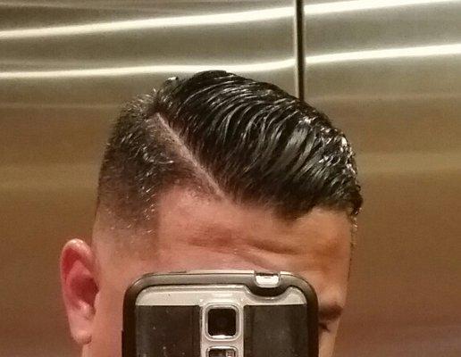 Skin medium fade with a hard part. Best cut I ever had