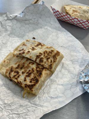 Quesadilla with carnitas.