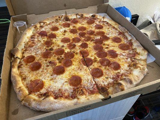 18" XL Pepperoni