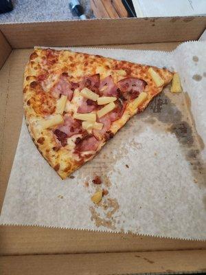 Pizza with Bacon, Ham and Pineapple (had to eat a slice before the picture for the review)