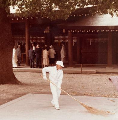 My Photo: Somewhere in Japan! Even the brooms are beautifully designed! Elegant! NYC.