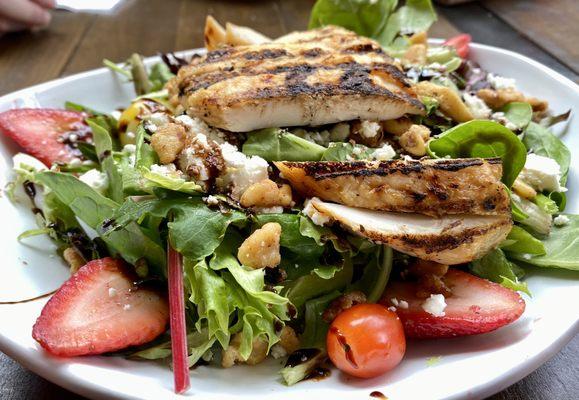 Strawberry Mesclun salad w/ grilled chicken