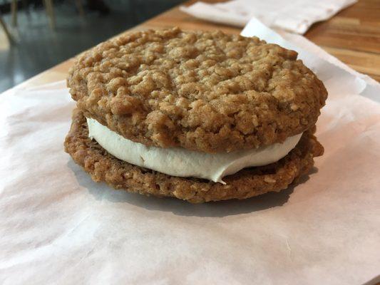 Oatmeal cream pie, sooo good!!