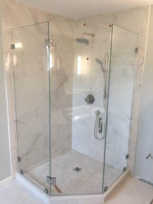 Neo Angle Shower Door