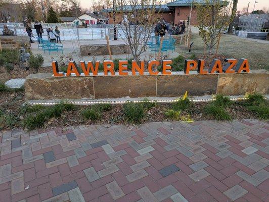 Lawrence Plaza, Bentonville