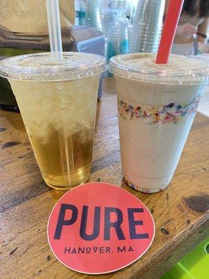 Peach Mango tea & Wedding cake shake