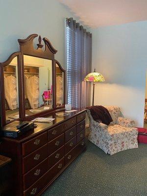 Dresser & sitting area