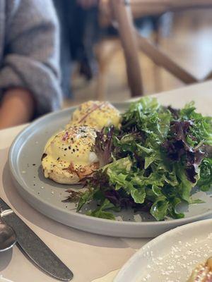 Smoked salmon Benedict