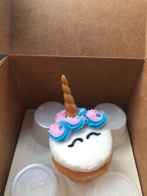 Unicorn cupcake was too adorable. My niece loved it!!!