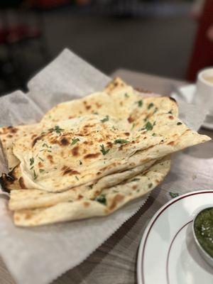 Garlic naan