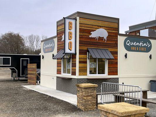 Order Outside, Receive License Plate, Dine Inside