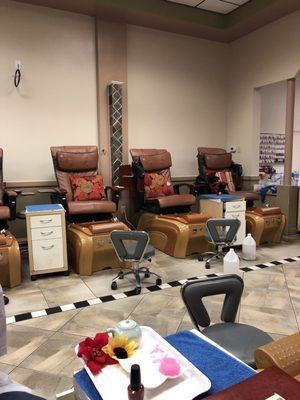 12 total pedicure massage chairs (a bit dated but they do the job).