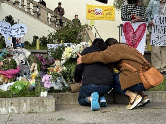 Vigil for Family killed at Ulloa St Bus Stop