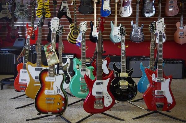 Enormous collection of Guitars, Basses, Strings, etc...