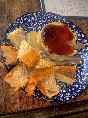 Baked Brie with jam