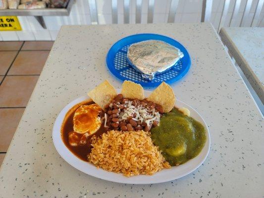 El nuevo platillo del restaurante, no esta en el menú, pero me lo hicieron unos huevos divorciados, aquí si te consienten se sacaron un 10