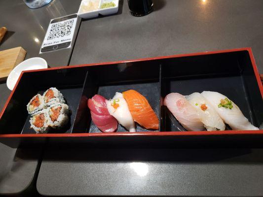 Bento Lunch Nigiri, chef's choice fish, so good!