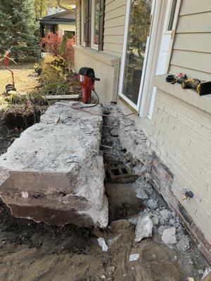 Demo concrete stoop