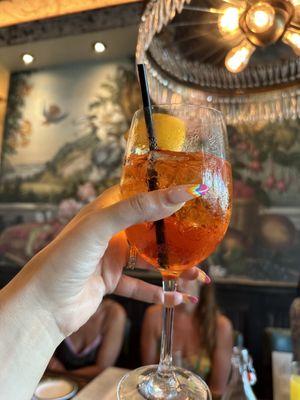 Bottomless brunch aperol spritz