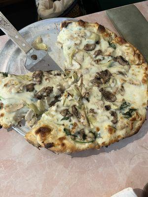 The White Chicken Pizza, my wife's favorite!