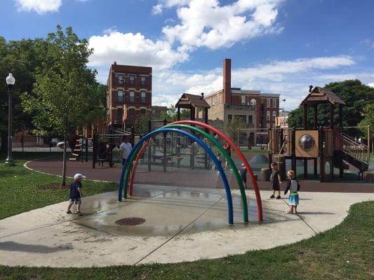 Water feature and great newer park! One of the best in Chicago I've seen.