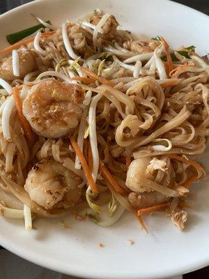 Pad thai with shrimp without peanuts