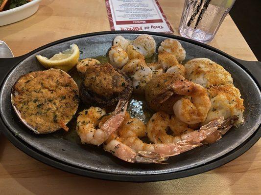 Broiled seafood combo platter