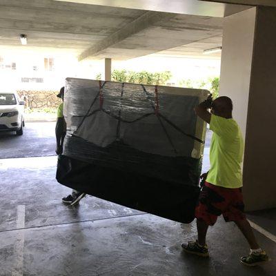 Mattresses protected and transported