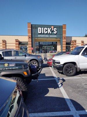 DICK'S Sporting Goods