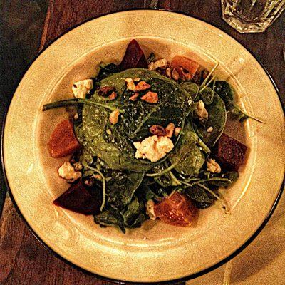 Spinach Salad w/ Beet n Goat Cheese