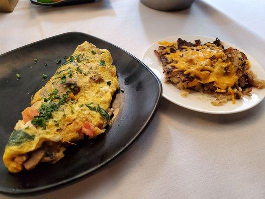 Veggie Omelet and Hashbrowns