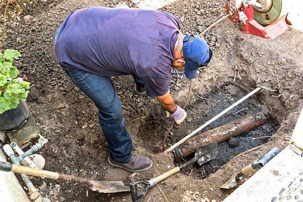 sewer line service 
Sewer pipe 
Sewer service