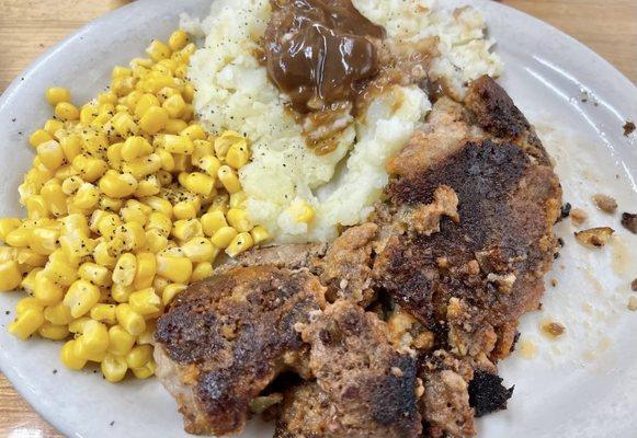 Meatloaf, mash potatoes and corn