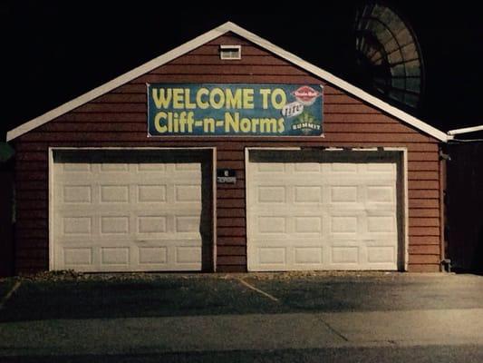 Cliff N Norm's Bar