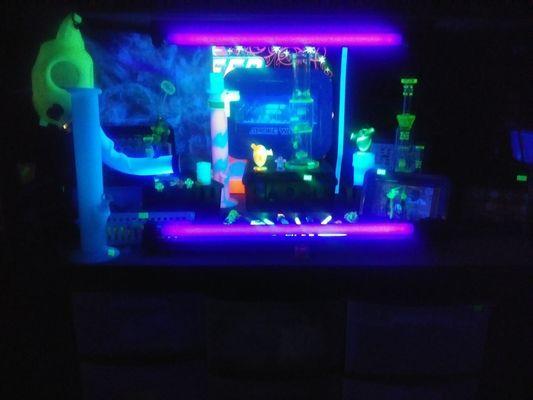 Black light/glow in the dark