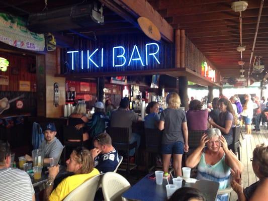 Lucky's Tiki bar