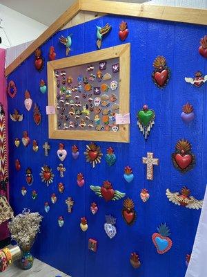 Magnets and small wall hangings