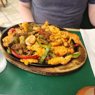 Fajita Taxanas also comes with flour tortillas.  Delicious!!