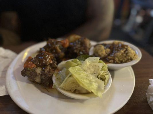 Oxtails w/cabbage/dressing