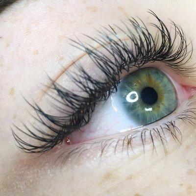 Classic curly lash extensions!