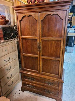 Armoire Wood dresser