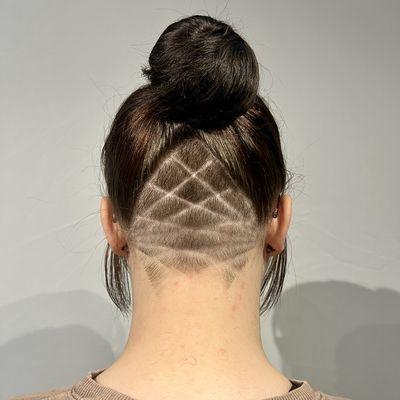 Geometric nape design.